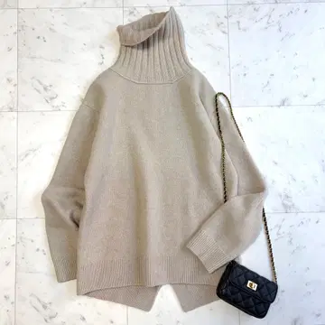 새상품급 두지엠 클라세 캐시미어 혼방 JADE 터틀넥 니트 베이지