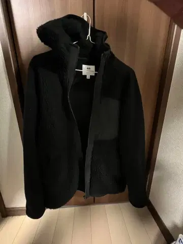 유니클로 방풍 보아 플리스 자켓 블랙