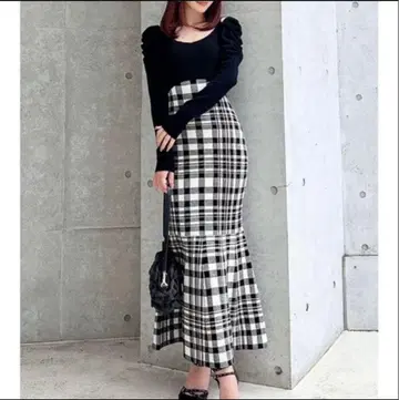 리젝시 RESEXXY 숄더 오픈 머메이드 니트 원피스