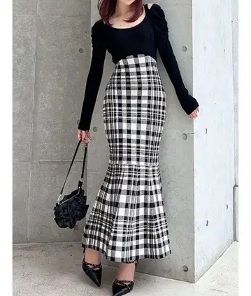 리젝시 RESEXXY 숄더 오픈 머메이드 니트 원피스