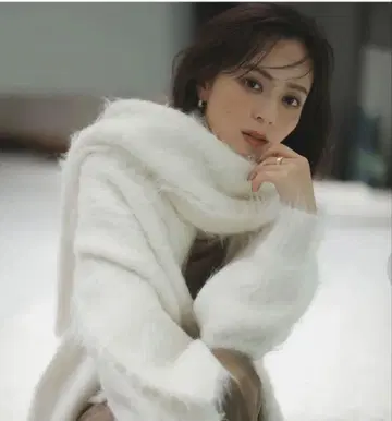 아뉴앙스 퍼풍 니트 스웨터 아이보리 베이지