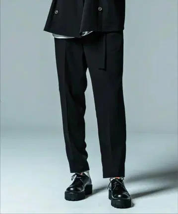 glamb 슬랙스 블랙 M 테이퍼드 실루엣 남성용