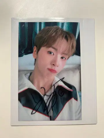 BAE173 유준 친필 사인 폴라로이드