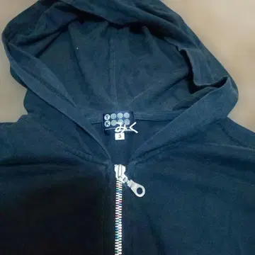 블랙 후드 부착 후드티 사이즈 3