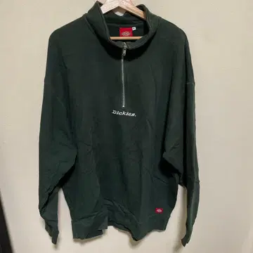 하프 지퍼 맨투맨