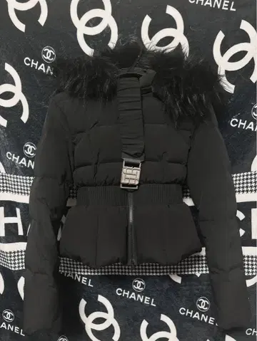 GYDA 퍼 달린 숏 다운 자켓