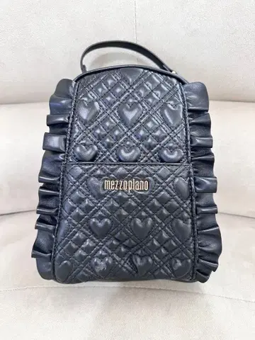 mezzo piano 하트 퀼트 프릴 미니 백팩 블랙