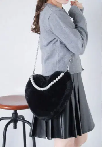 새상품 택 포함 하트 보아 숄더백 블랙