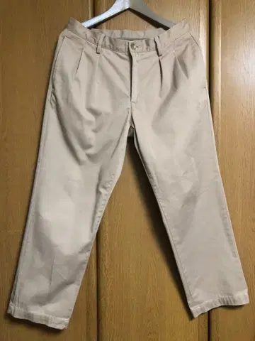 유나이티드 애로우즈 그린 라벨 투 턱 치노 베이지