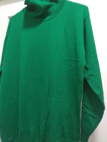 일본제 그린 터틀넥 스웨터 MU 사이즈
