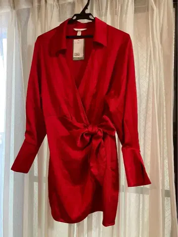 빨간색 긴팔 랩 드레스