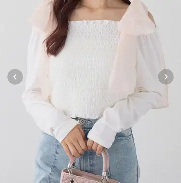 어깨 리본 셔링 이너