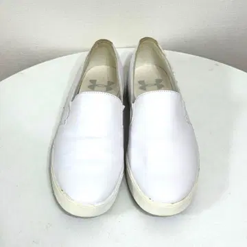 새상품급 언더아머 화이트 슬립온