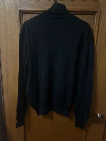 HUGO BOSS 터틀넥 블랙 L 사이즈 버진 울