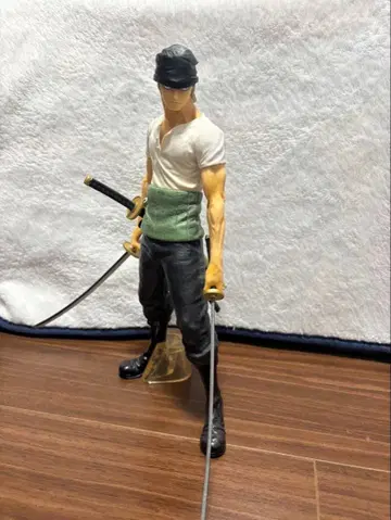 원피스 제일복권 첫 동료 조로 피규어 BANDAI