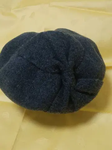 새상품급 그레이 베레모 성숙 큐트 울 100% 신축성 있음