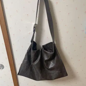 티나 조준 다크 브라운 숄더백