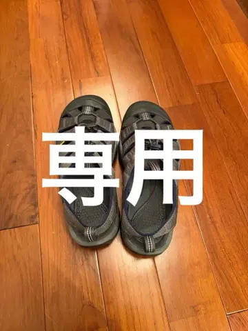 KEEN 아웃도어 샌들 다크 그레이 스포츠 샌들