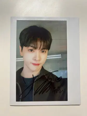 BAE173 유준 친필 사인 폴라로이드