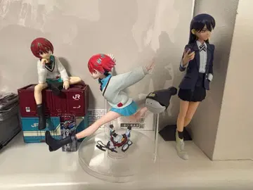 지크 액스 피규어 세트 아마테유즈리하, 바닥