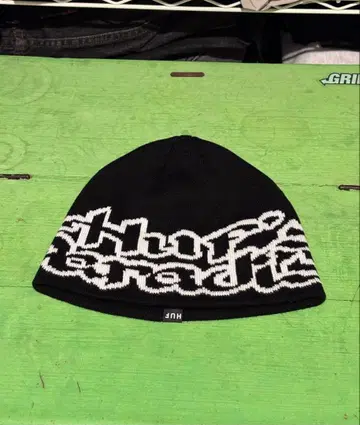 HUF 로고 블랙 니트 모자