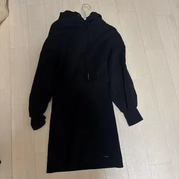 Chico 블랙 후드 부착 미니 원피스