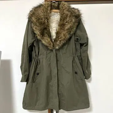 올리브 그린 퍼 모즈 코트 Y2K