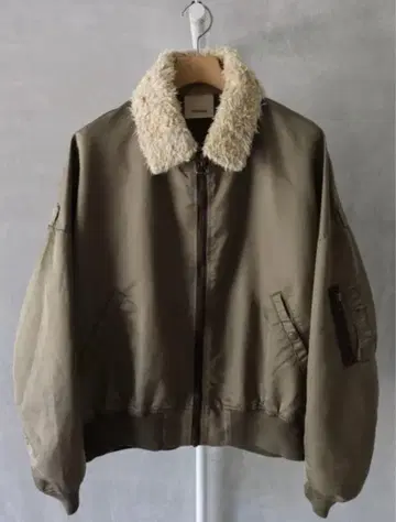 refomed CASTRO JAMPER 사이즈 3