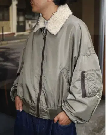 refomed CASTRO JAMPER 사이즈 3