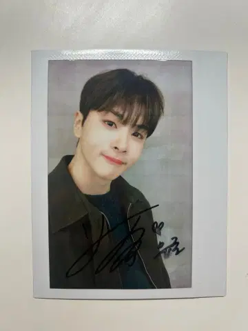 BAE173 유준 친필 사인 폴라로이드