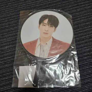 SEVENTEEN 원우 부채