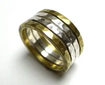 4개 세트 실버 925와 놋쇠제 반지 1개