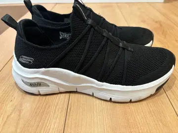 SKECHERS 아치핏 블랙 슬립온
