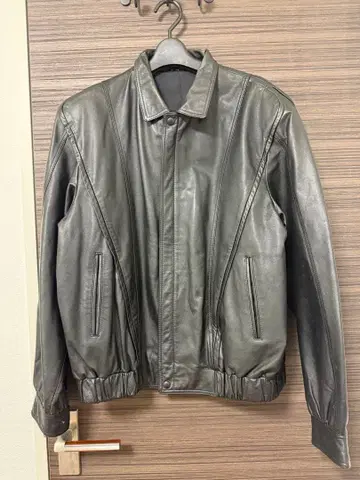 블랙 가죽 자켓 스탠드 카라 소가죽