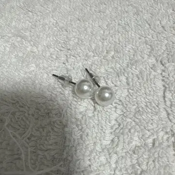 화이트 펄 스터드 귀걸이