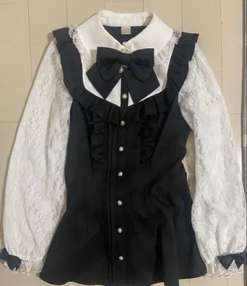 Secret Honey 소매 레이스 핀턱 프릴 요크 절개 셋업 긴팔