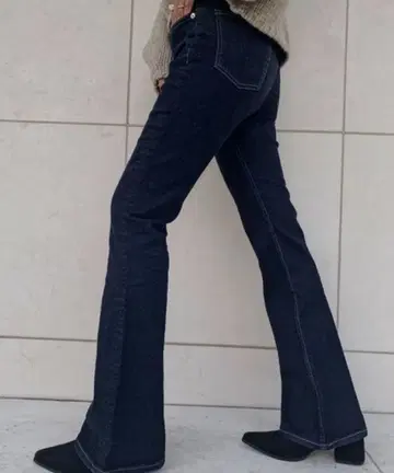 [ 새상품급 ] TRUNC88 Henry HW 플레어 데님 팬츠