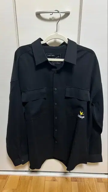 What it isNt 프린트 셔츠