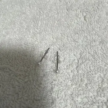 펄 장식 실버 스터드 귀걸이