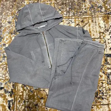 [ 인기 상품 ] ZARA 자라 맨투맨 셋업