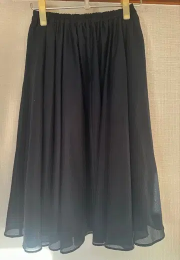 [ M'S GRACY ] 다크 네이비 플레어 스커트 사이즈 40