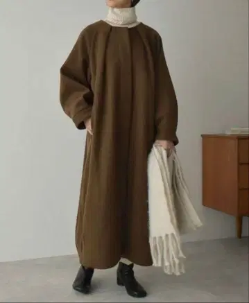 Lavish Gate 정가 39만원 택 포함 새상품! 턱 노카라 울 코트