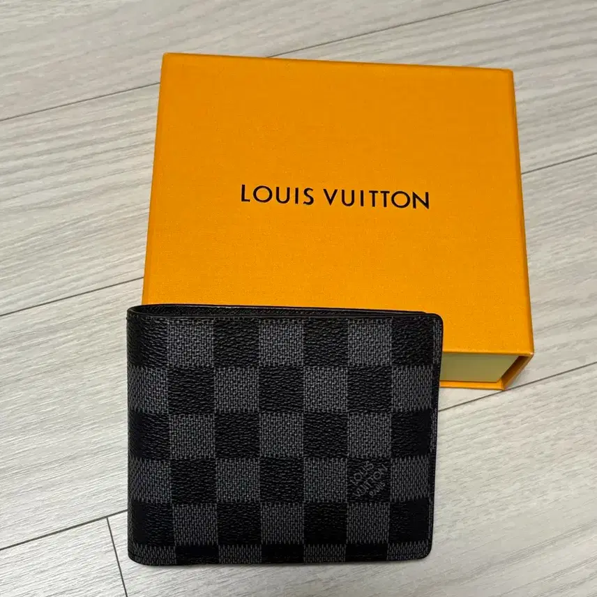 ルイ・ヴィトン 半財布