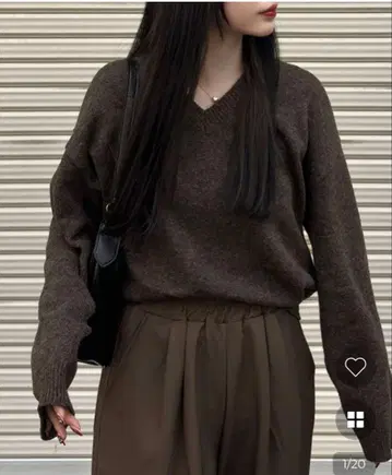 nugu 라무즈울 V넥 니트