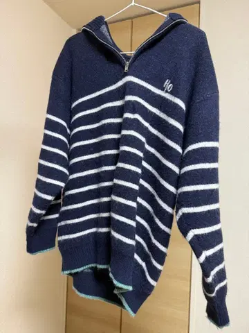 하프 지퍼 니트