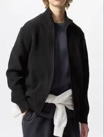 유니클로 미들 게이지 풀 집업 스웨터 블랙 L