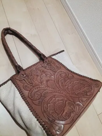 그레이스 콘티넨탈 토트백