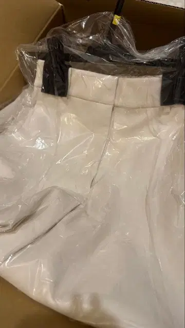 Heve 헤이 24AW rubber pants 러버 팬츠 화이트 36