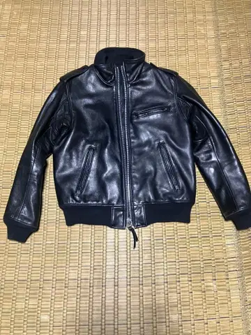 AVIREX 블랙 가죽 아우터 지퍼 포함