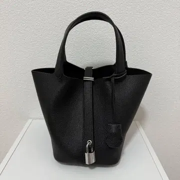 큐브백 PM18 소가죽 느와르 락